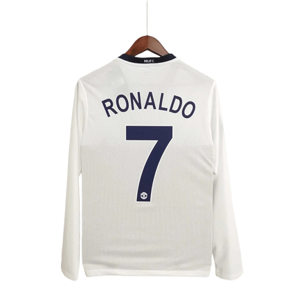 https://cdn.shopify.com/s/files/1/0826/7228/8075/files/20082009-manchester-united-aig-away-white-ucl-final-retro-kit-long-sleeves-classickits433-815543.webp?v=1741197624