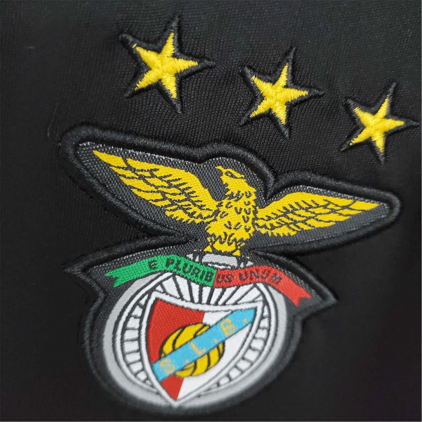 https://cdn.shopify.com/s/files/1/0826/7228/8075/files/20092010-benfica-meo-away-retro-jersey-618164.webp?v=1741198257