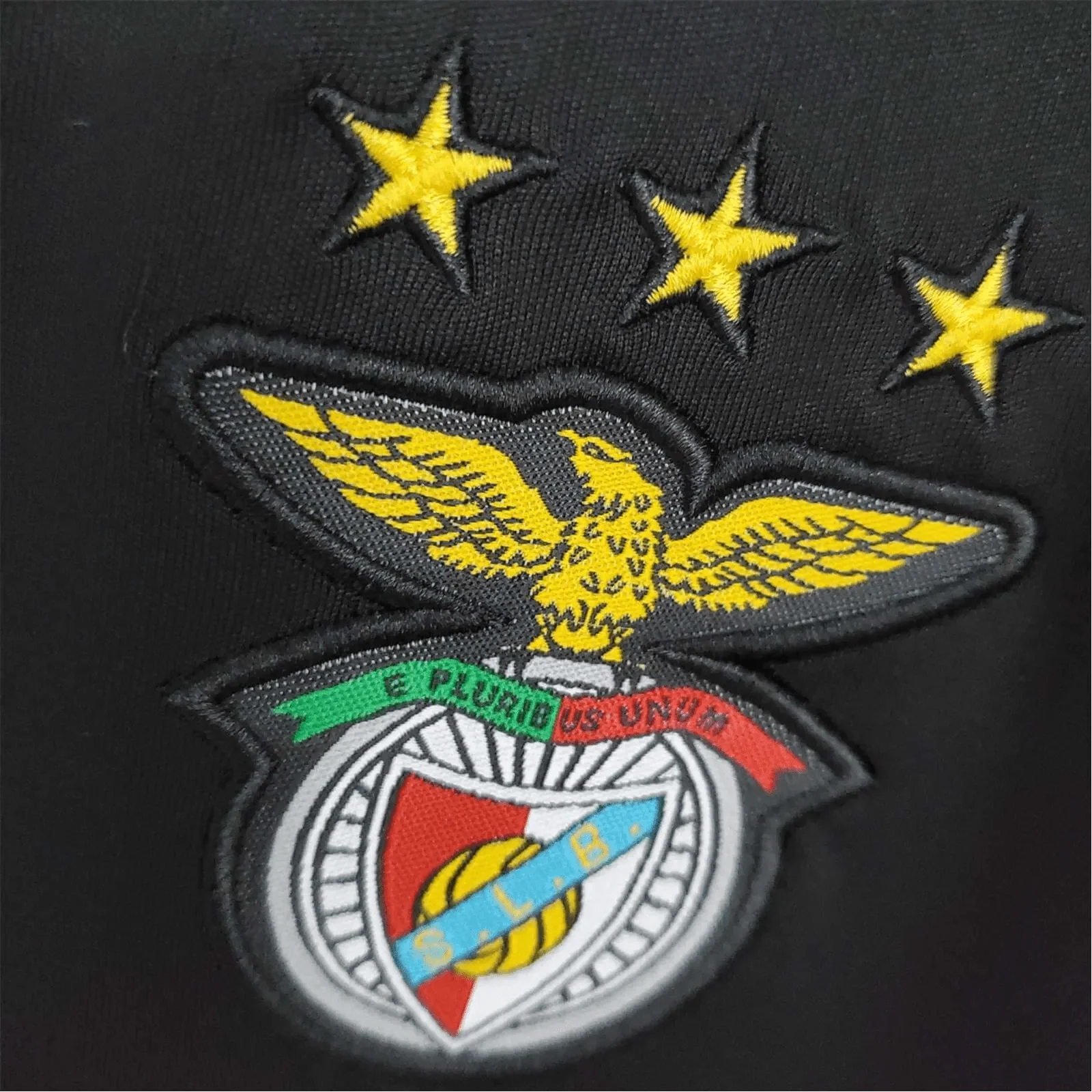 https://cdn.shopify.com/s/files/1/0826/7228/8075/files/20092010-benfica-meo-away-retro-jersey-618164.webp?v=1741198257