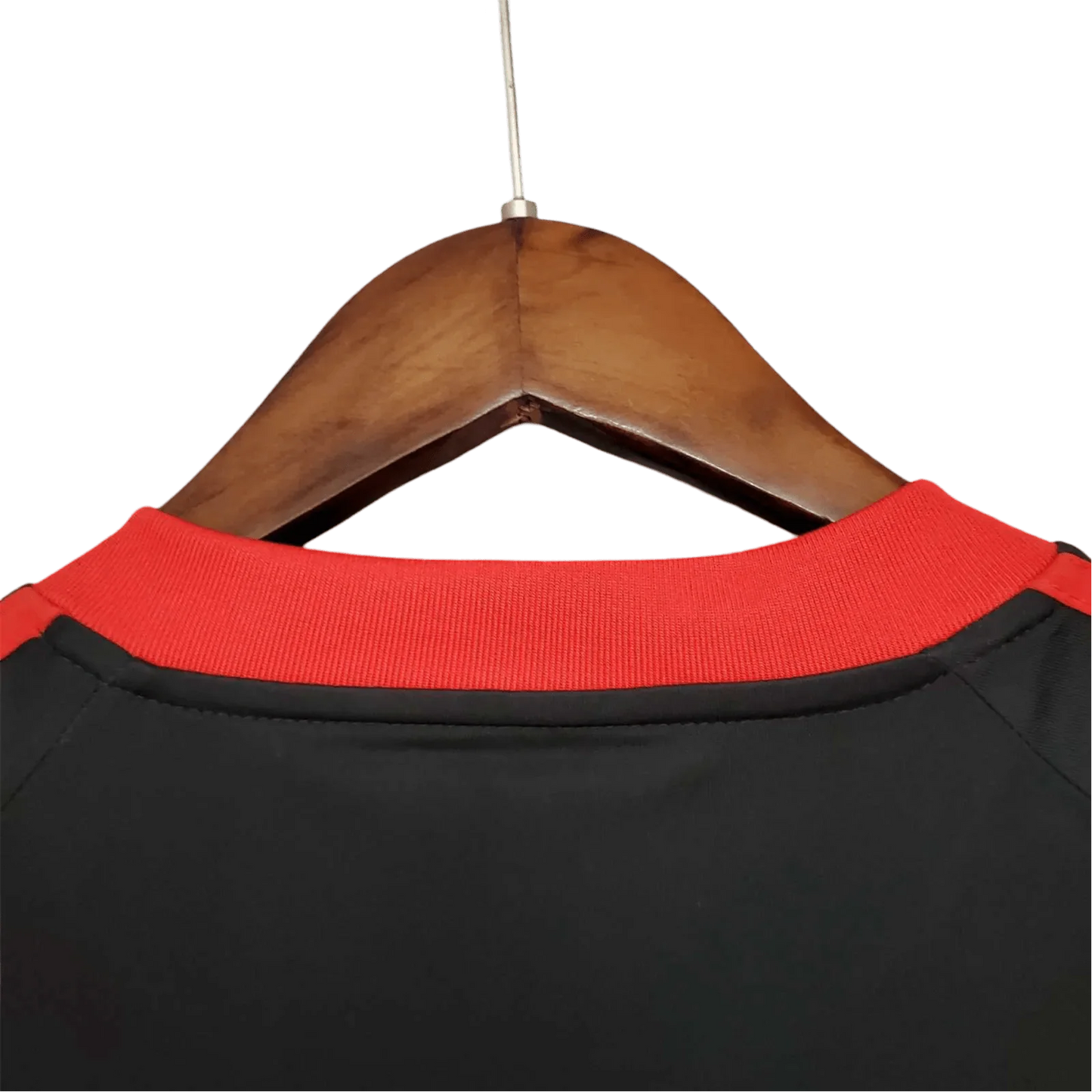 https://cdn.shopify.com/s/files/1/0826/7228/8075/files/20092010-benfica-meo-away-retro-jersey-724352.webp?v=1741198258