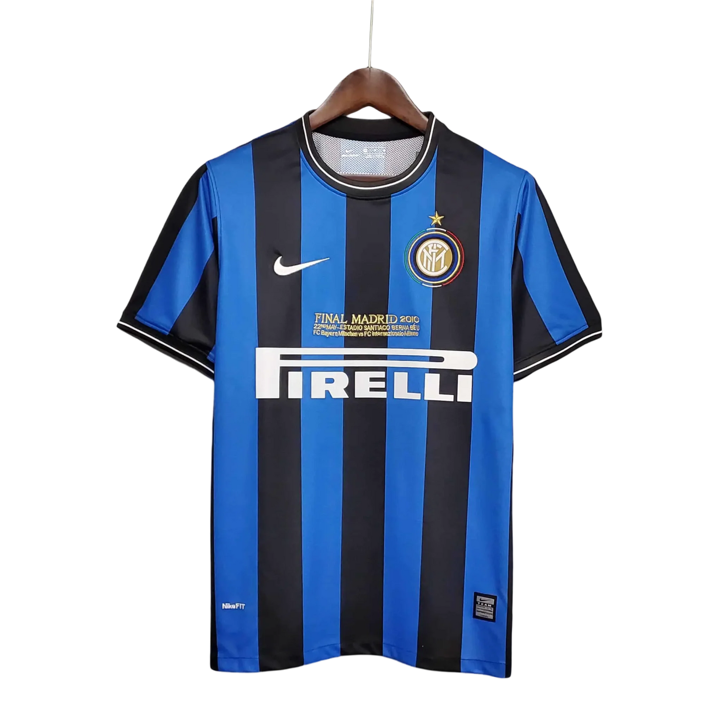 https://cdn.shopify.com/s/files/1/0826/7228/8075/files/20092010-inter-milan-pirelli-home-retro-kit-ucl-final-338506.webp?v=1741197555
