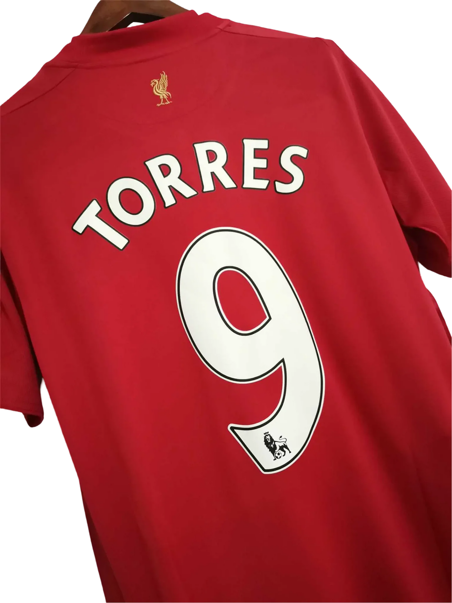 https://cdn.shopify.com/s/files/1/0826/7228/8075/files/20092010-liverpooi-carlsberg-home-red-retro-kit-classickits433-469078.webp?v=1741197858