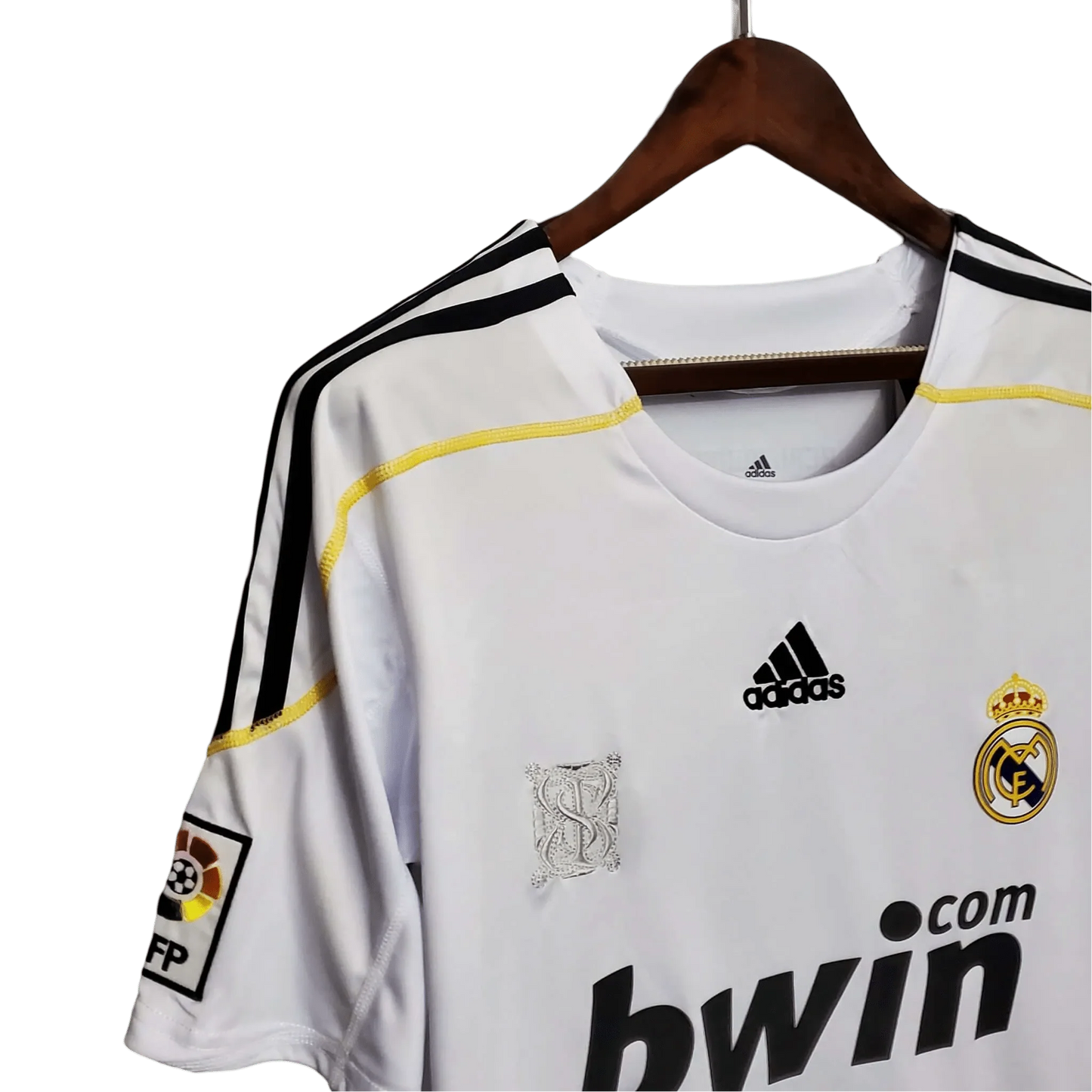 https://cdn.shopify.com/s/files/1/0826/7228/8075/files/20092010-real-madrid-bwin-home-retro-kit-873887.webp?v=1741197456