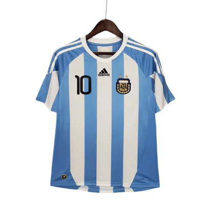 https://cdn.shopify.com/s/files/1/0826/7228/8075/files/2010-argentina-home-retro-kit-764377.webp?v=1741197441