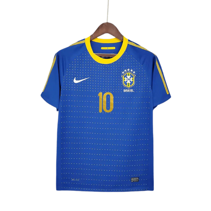 https://cdn.shopify.com/s/files/1/0826/7228/8075/files/2010-brazil-away-retro-kit-308181.webp?v=1741197033