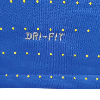 https://cdn.shopify.com/s/files/1/0826/7228/8075/files/2010-brazil-away-retro-kit-399560.webp?v=1741196962