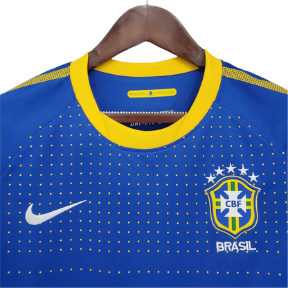 https://cdn.shopify.com/s/files/1/0826/7228/8075/files/2010-brazil-away-retro-kit-579257.webp?v=1741196961