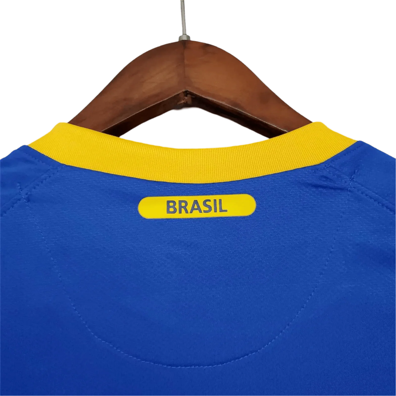https://cdn.shopify.com/s/files/1/0826/7228/8075/files/2010-brazil-away-retro-kit-642878.webp?v=1741196961