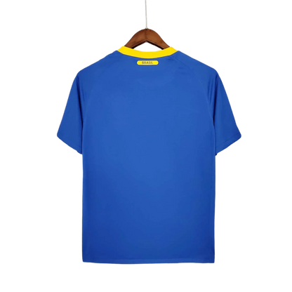 https://cdn.shopify.com/s/files/1/0826/7228/8075/files/2010-brazil-away-retro-kit-666331.webp?v=1741196959