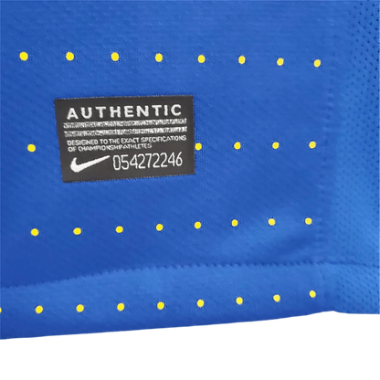 https://cdn.shopify.com/s/files/1/0826/7228/8075/files/2010-brazil-away-retro-kit-786386.webp?v=1741196965