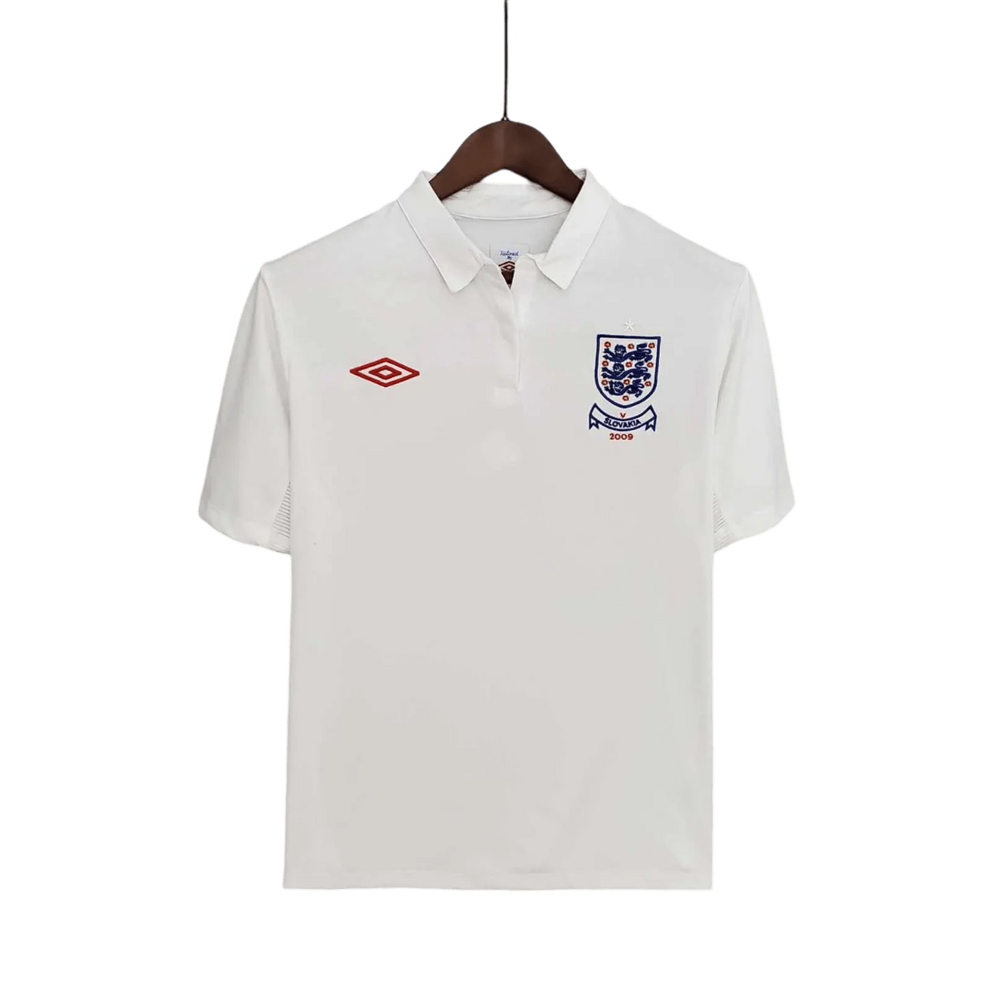 https://cdn.shopify.com/s/files/1/0826/7228/8075/files/2010-england-home-retro-kit-456563.webp?v=1741196946