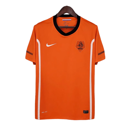 https://cdn.shopify.com/s/files/1/0826/7228/8075/files/2010-netherlands-world-cup-home-retro-kit-classickits433-722842.webp?v=1741198794