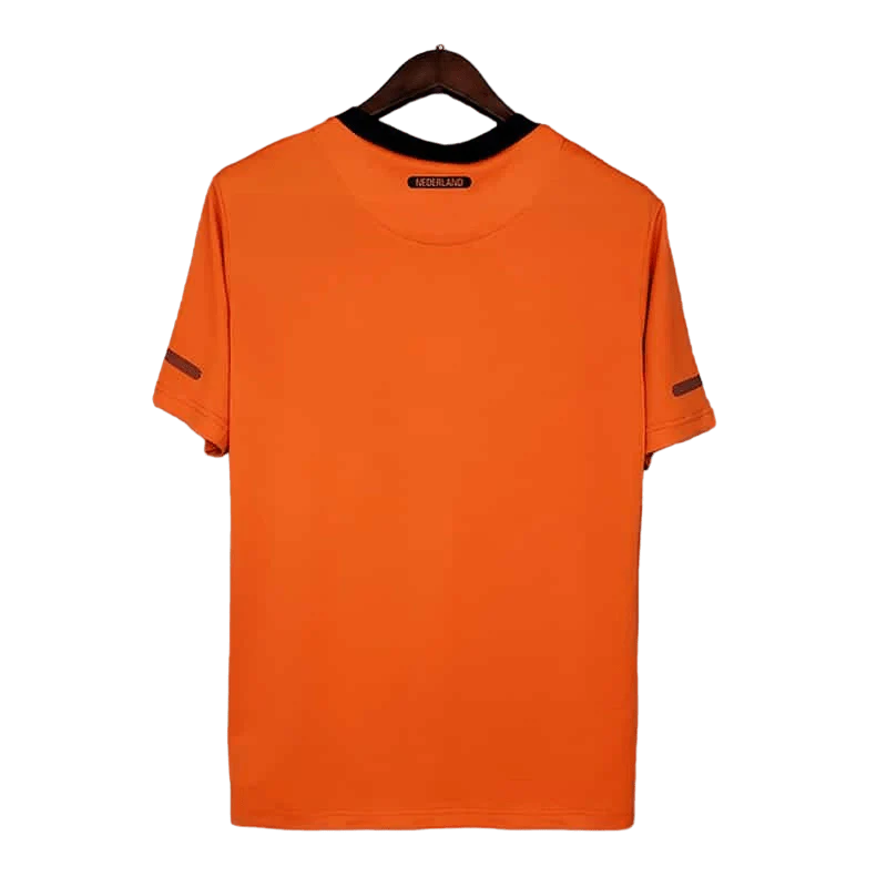 https://cdn.shopify.com/s/files/1/0826/7228/8075/files/2010-netherlands-world-cup-home-retro-kit-classickits433-827168.webp?v=1741198794