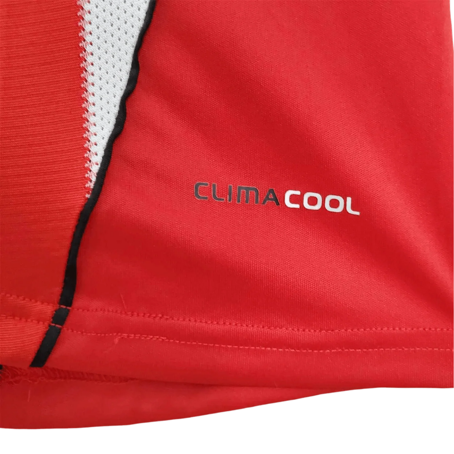 https://cdn.shopify.com/s/files/1/0826/7228/8075/files/20102011-bayern-munich-home-retro-kit-classickits433-641743.webp?v=1741197840