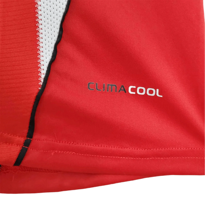 https://cdn.shopify.com/s/files/1/0826/7228/8075/files/20102011-bayern-munich-home-retro-kit-classickits433-641743.webp?v=1741197840