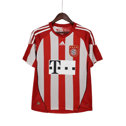 https://cdn.shopify.com/s/files/1/0826/7228/8075/files/20102011-bayern-munich-home-retro-kit-classickits433-784433.webp?v=1741197841
