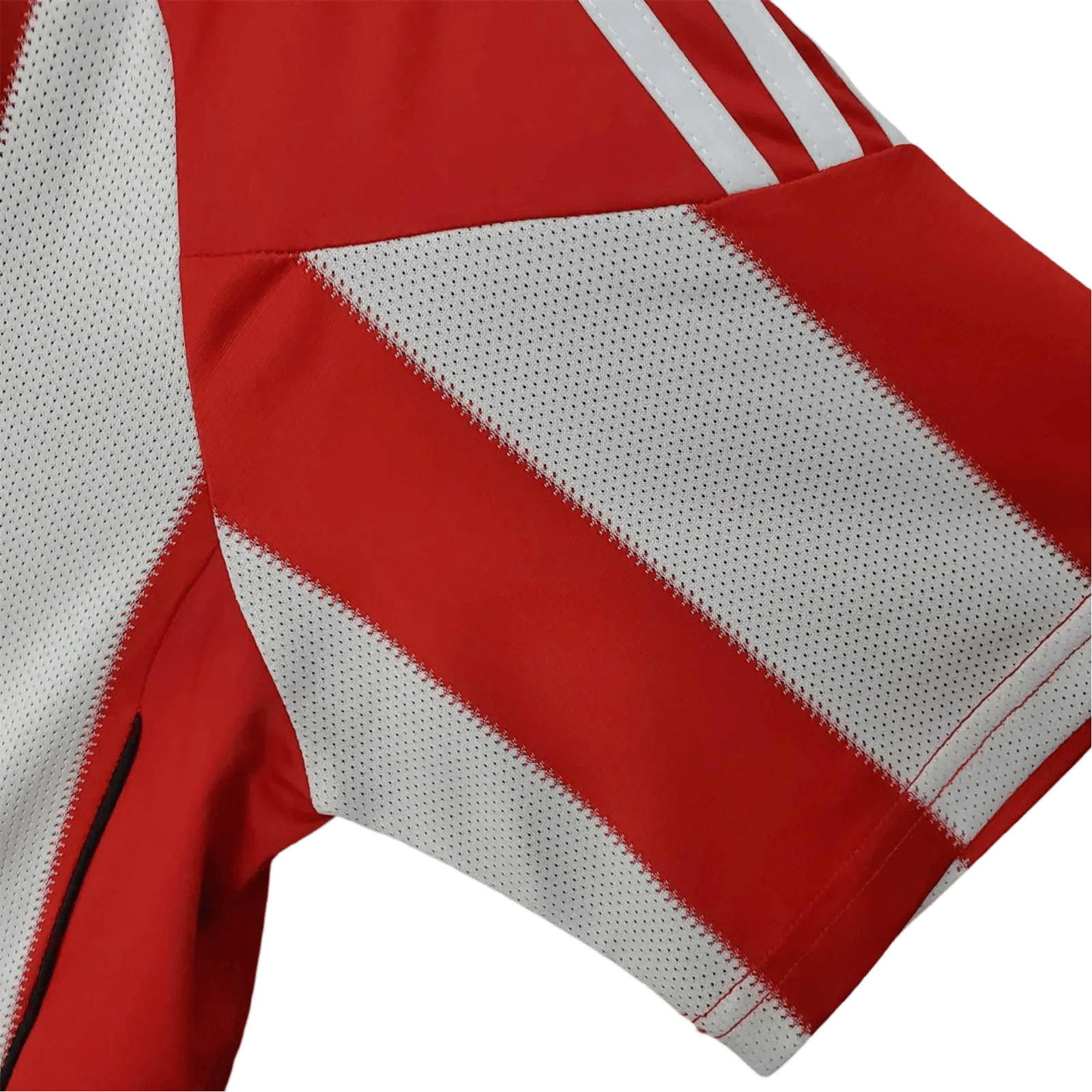 https://cdn.shopify.com/s/files/1/0826/7228/8075/files/20102011-bayern-munich-home-retro-kit-classickits433-967353.webp?v=1741197843