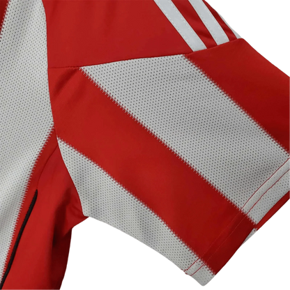 https://cdn.shopify.com/s/files/1/0826/7228/8075/files/20102011-bayern-munich-home-retro-kit-classickits433-967353.webp?v=1741197843