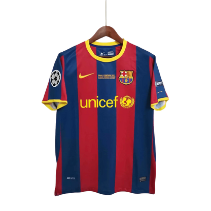 https://cdn.shopify.com/s/files/1/0826/7228/8075/files/20102011-fc-barcelona-unicef-home-retro-kit-classickits433-318082.webp?v=1741197556