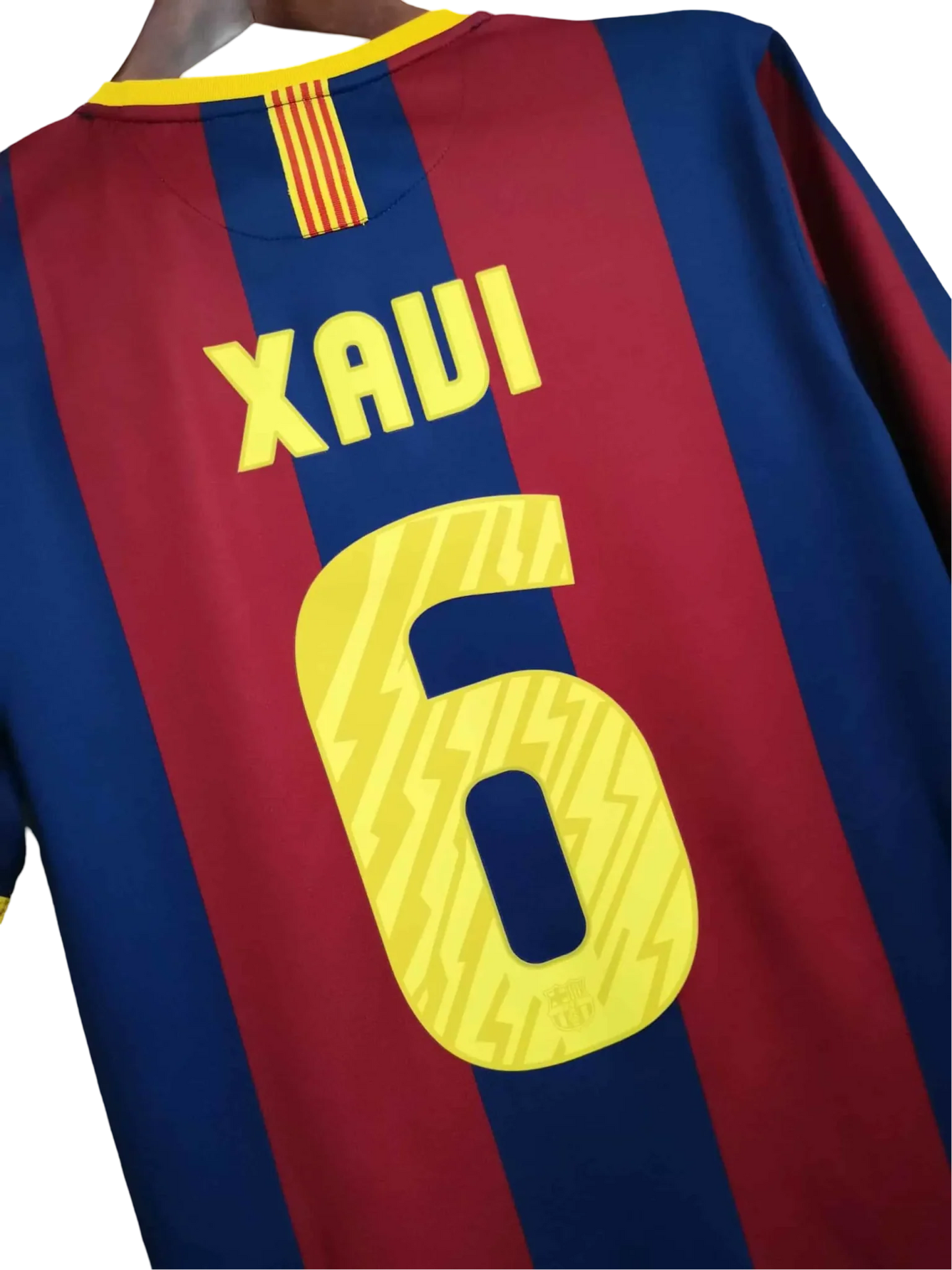 https://cdn.shopify.com/s/files/1/0826/7228/8075/files/20102011-fc-barcelona-unicef-home-retro-kit-classickits433-990967.webp?v=1741197556