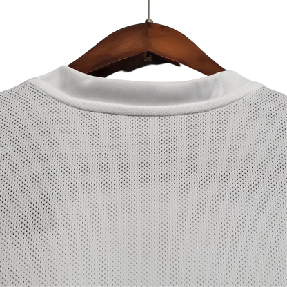 https://cdn.shopify.com/s/files/1/0826/7228/8075/files/20102011-inter-milan-pirelli-away-retro-kit-344543.webp?v=1741197555
