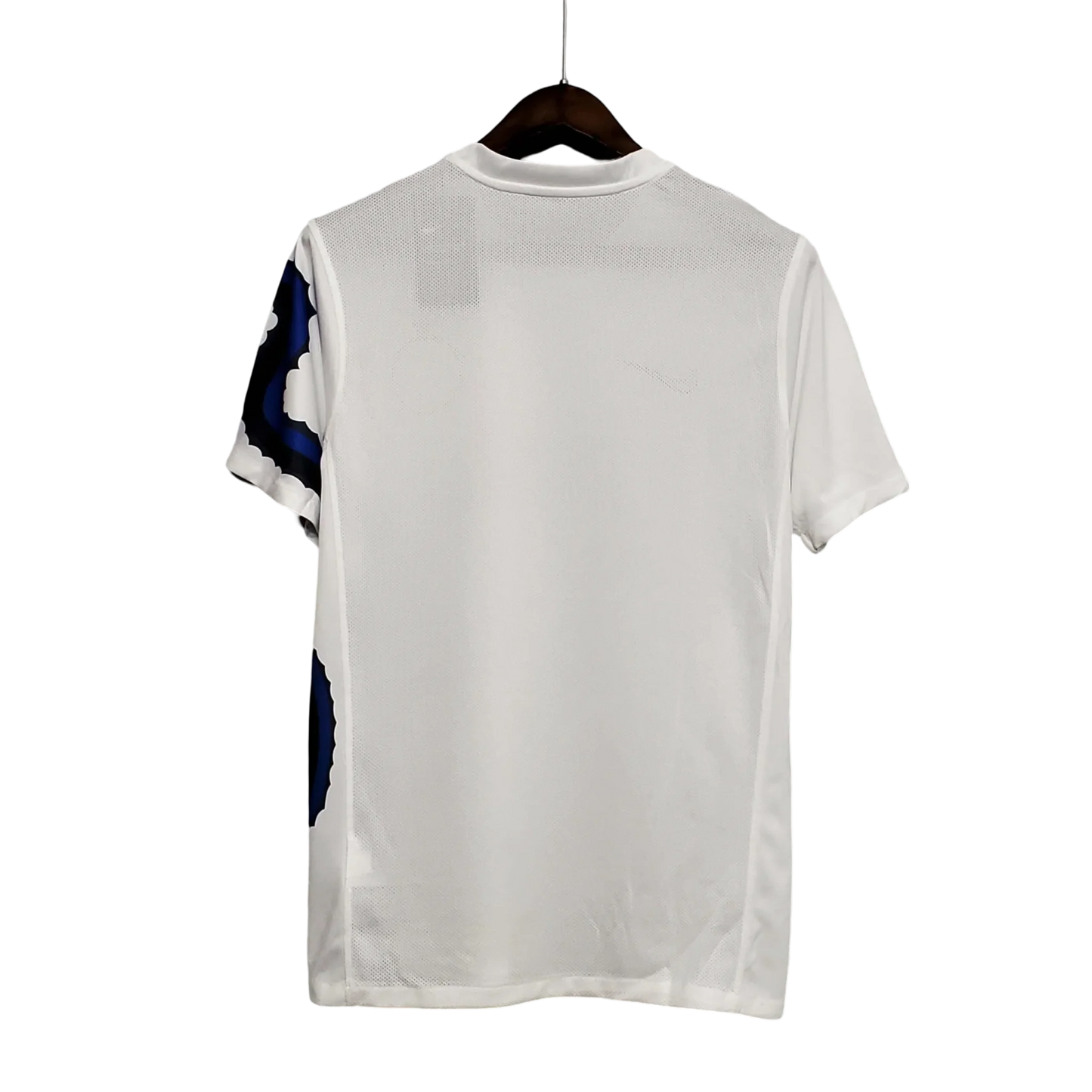 https://cdn.shopify.com/s/files/1/0826/7228/8075/files/20102011-inter-milan-pirelli-away-retro-kit-412126.webp?v=1741197554