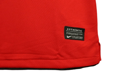 https://cdn.shopify.com/s/files/1/0826/7228/8075/files/20102011-manchester-united-aon-home-retro-kit-classickits433-117650.webp?v=1741197613