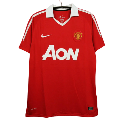 https://cdn.shopify.com/s/files/1/0826/7228/8075/files/20102011-manchester-united-aon-home-retro-kit-classickits433-875096.webp?v=1741197611