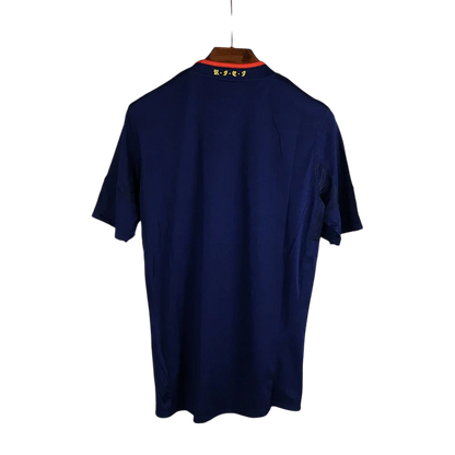 https://cdn.shopify.com/s/files/1/0826/7228/8075/files/20102011-spain-away-retro-kit-classickits433-427849.webp?v=1741198755