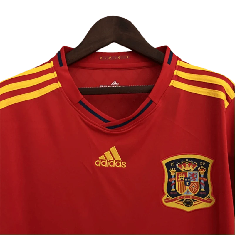 https://cdn.shopify.com/s/files/1/0826/7228/8075/files/20102011-spain-home-retro-kit-classickits433-996105.webp?v=1741198757