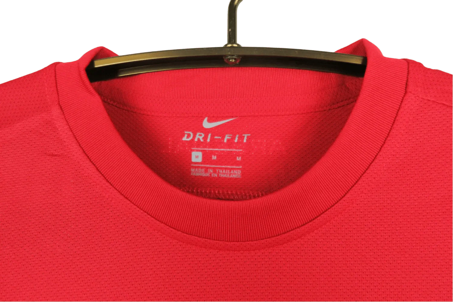 https://cdn.shopify.com/s/files/1/0826/7228/8075/files/20112012-arsenal-fly-emirates-home-retro-kit-classickits433-689443.webp?v=1741198349