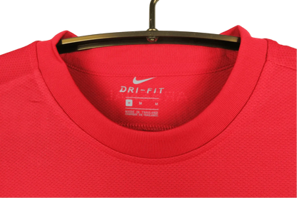 https://cdn.shopify.com/s/files/1/0826/7228/8075/files/20112012-arsenal-fly-emirates-home-retro-kit-classickits433-689443.webp?v=1741198349