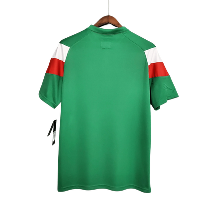 https://cdn.shopify.com/s/files/1/0826/7228/8075/files/20112012-athletic-bilbao-petronor-away-retro-kit-classickits433-503684.webp?v=1741198351