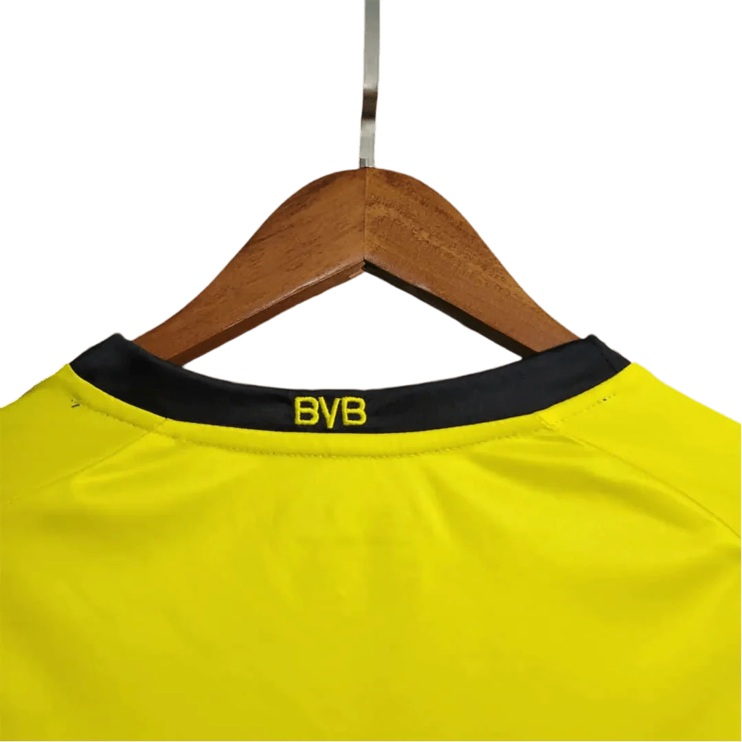 https://cdn.shopify.com/s/files/1/0826/7228/8075/files/20112012-borussia-dortmund-evonic-home-retro-kit-classickits433-803590.webp?v=1741197745