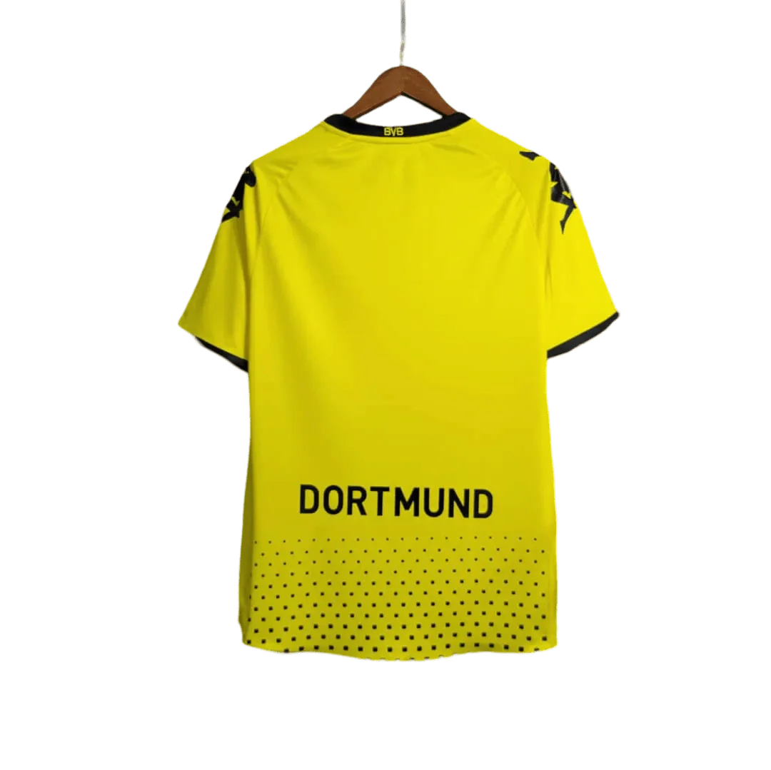 https://cdn.shopify.com/s/files/1/0826/7228/8075/files/20112012-borussia-dortmund-evonic-home-retro-kit-classickits433-887124.webp?v=1741197747