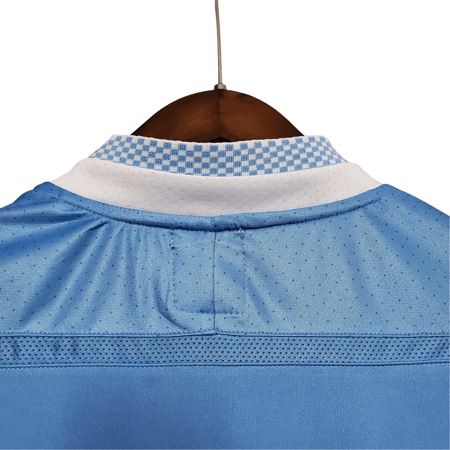 https://cdn.shopify.com/s/files/1/0826/7228/8075/files/20112012-manchester-city-etihad-airways-home-retro-kit-classickits43-165277.webp?v=1741198297