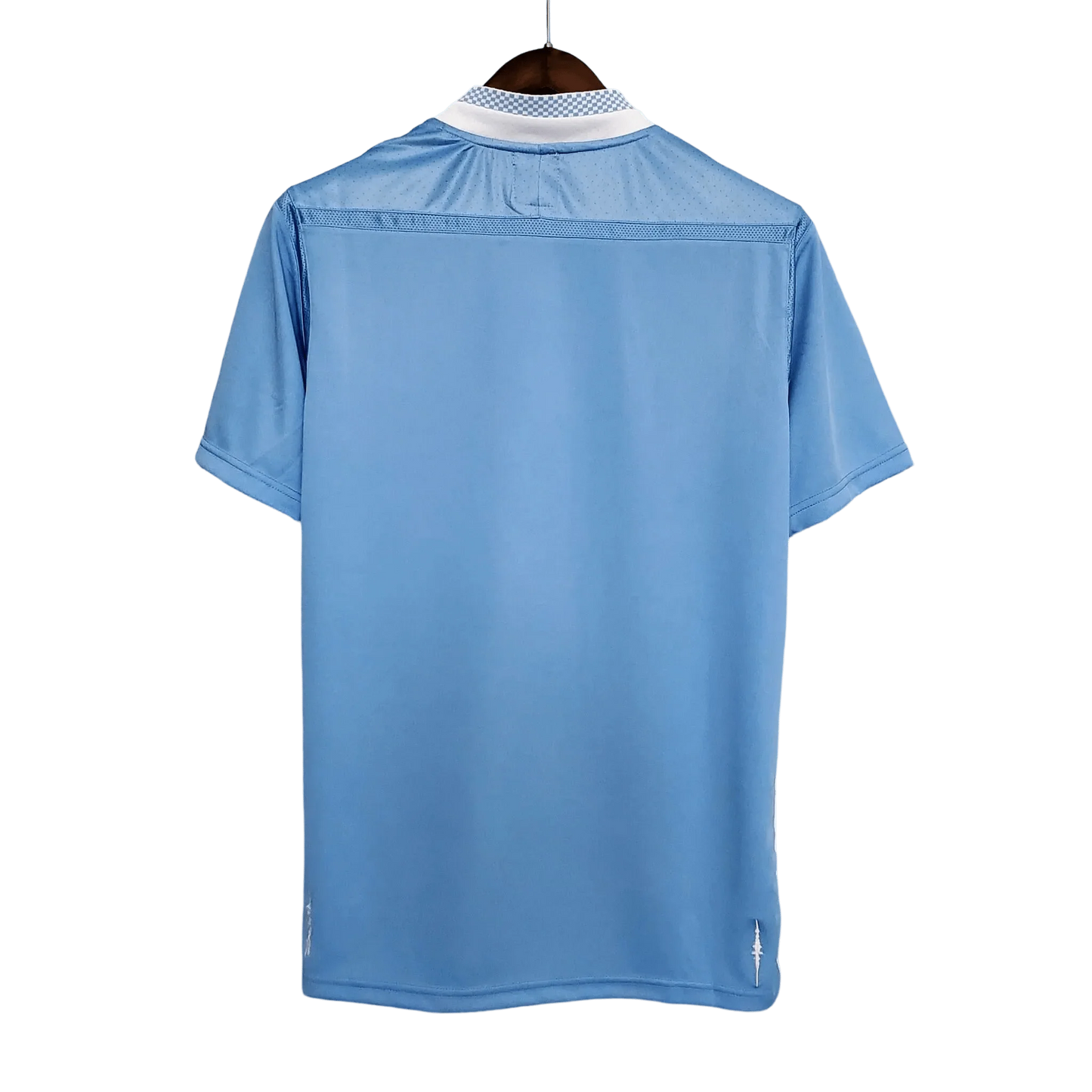 https://cdn.shopify.com/s/files/1/0826/7228/8075/files/20112012-manchester-city-etihad-airways-home-retro-kit-classickits43-206759.webp?v=1741198295