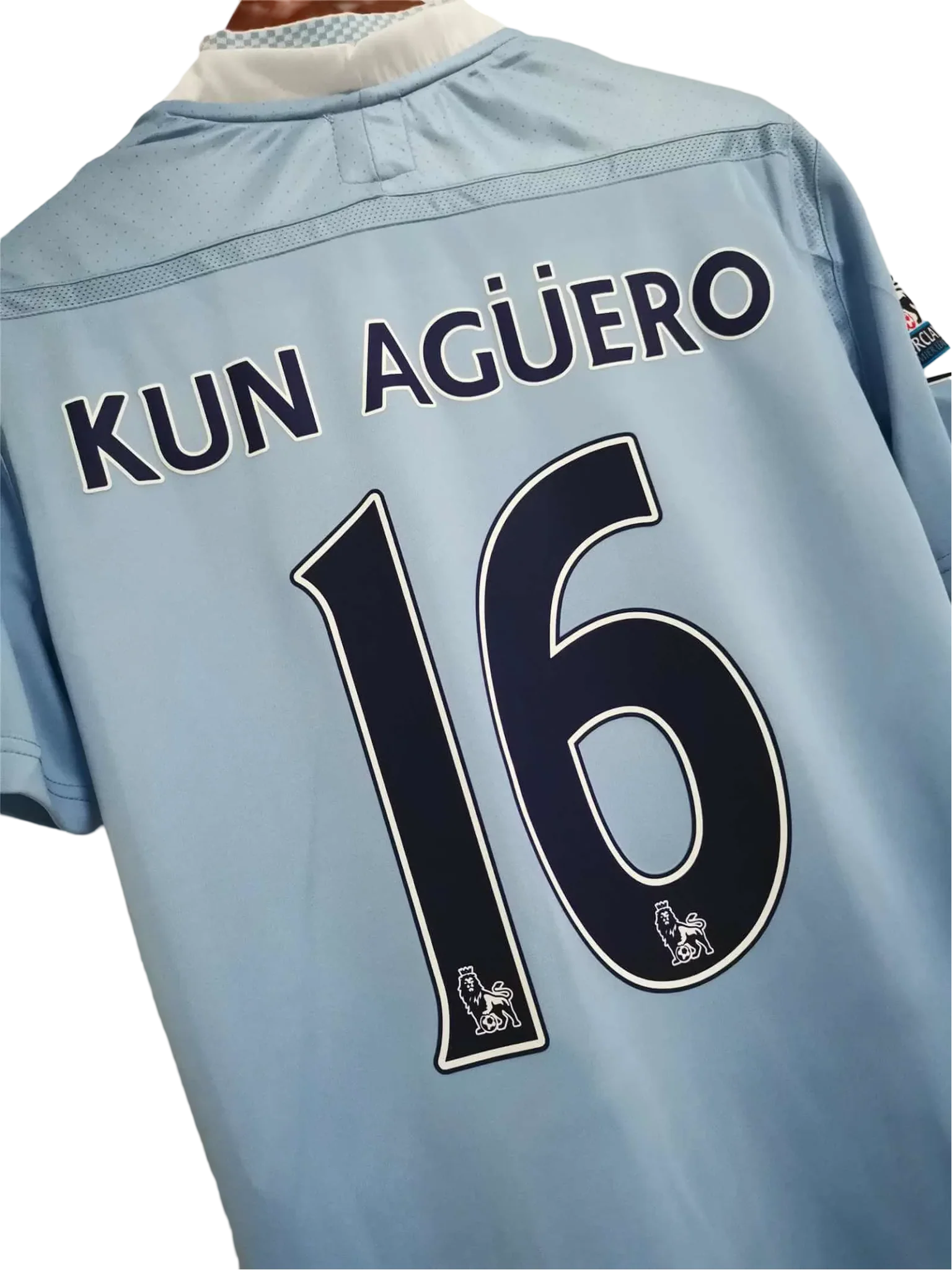 https://cdn.shopify.com/s/files/1/0826/7228/8075/files/20112012-manchester-city-etihad-airways-home-retro-kit-classickits43-322236.webp?v=1741198293