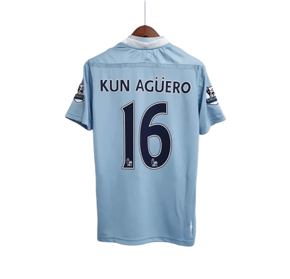 https://cdn.shopify.com/s/files/1/0826/7228/8075/files/20112012-manchester-city-etihad-airways-home-retro-kit-classickits43-374254.webp?v=1741198293