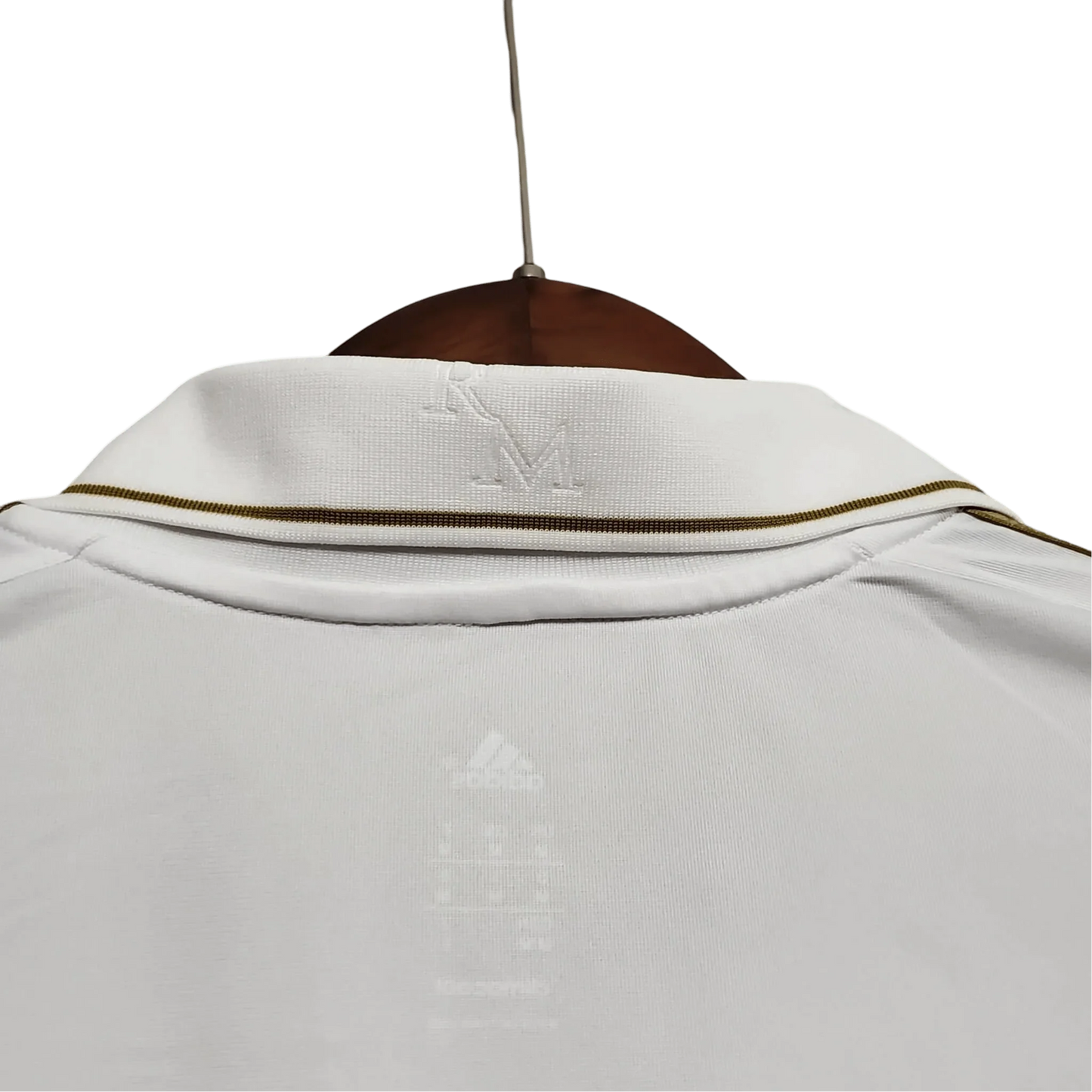 https://cdn.shopify.com/s/files/1/0826/7228/8075/files/20112012-real-madrid-bwin-home-retro-kit-long-sleeve-506286.webp?v=1741197495