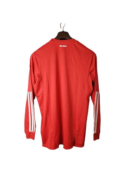 https://cdn.shopify.com/s/files/1/0826/7228/8075/files/20112012-real-madrid-bwin-third-retro-kit-long-sleeve-949026.webp?v=1741197460