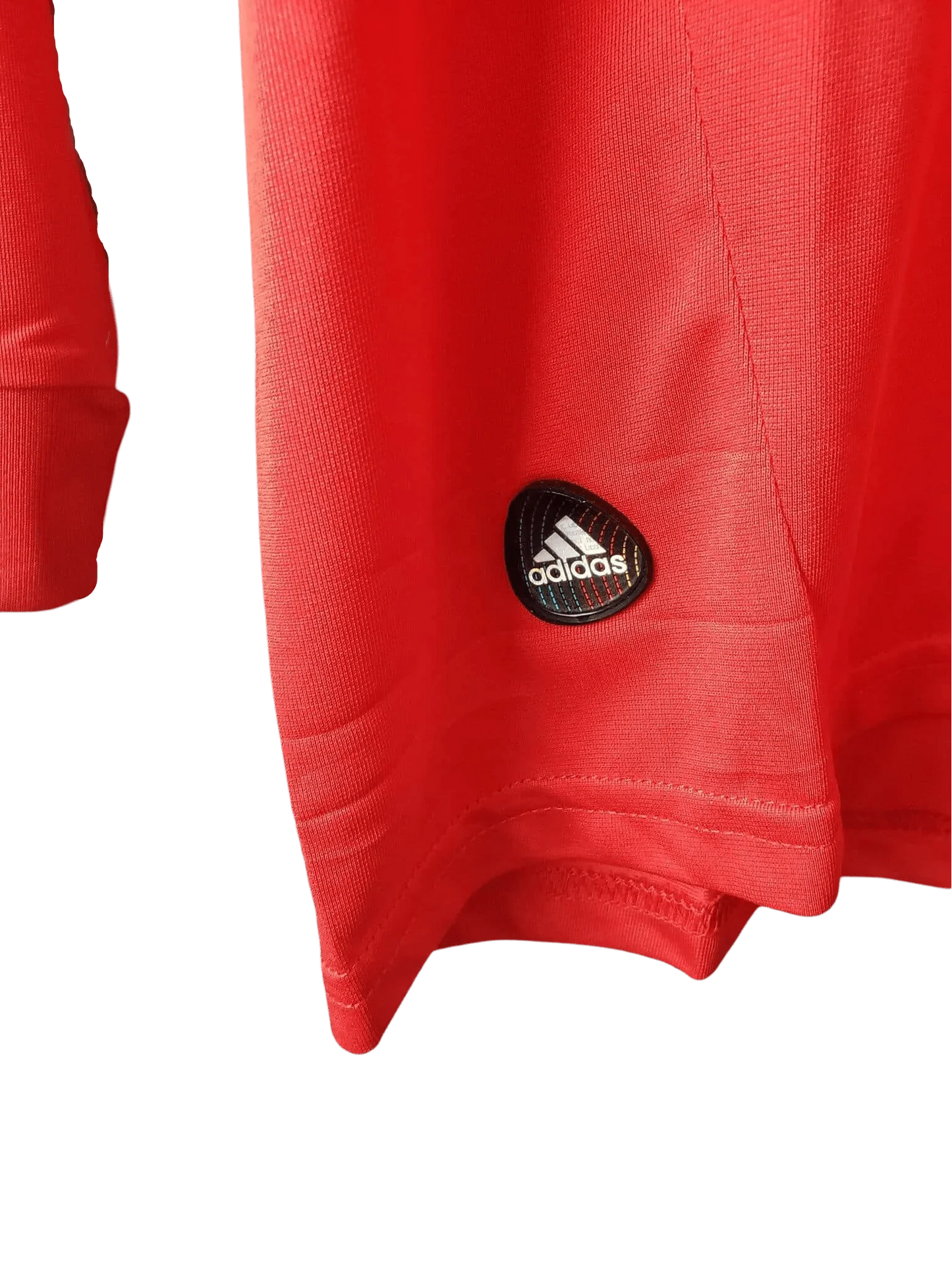 https://cdn.shopify.com/s/files/1/0826/7228/8075/files/20112012-real-madrid-bwin-third-retro-kit-long-sleeve-952477.webp?v=1741197460