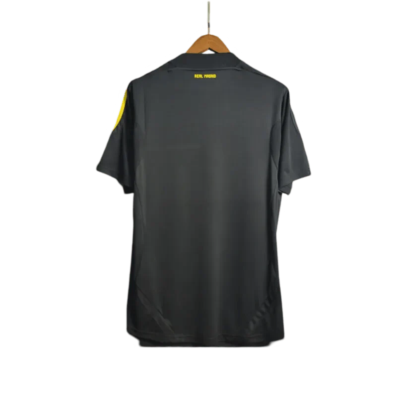 https://cdn.shopify.com/s/files/1/0826/7228/8075/files/20112012-real-madrid-bwin-vintage-goalkeeper-black-retro-kit-836005.webp?v=1741197273