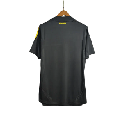 https://cdn.shopify.com/s/files/1/0826/7228/8075/files/20112012-real-madrid-bwin-vintage-goalkeeper-black-retro-kit-836005.webp?v=1741197273