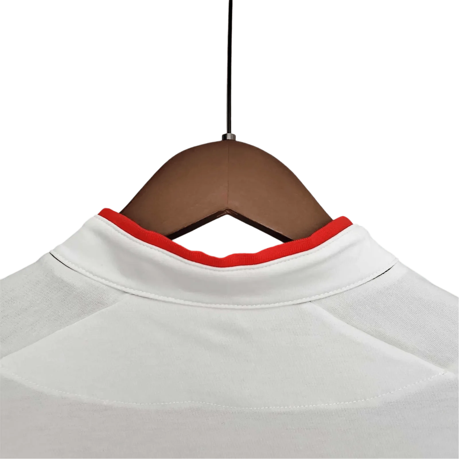https://cdn.shopify.com/s/files/1/0826/7228/8075/files/2012-england-home-retro-kit-396067.webp?v=1741196955