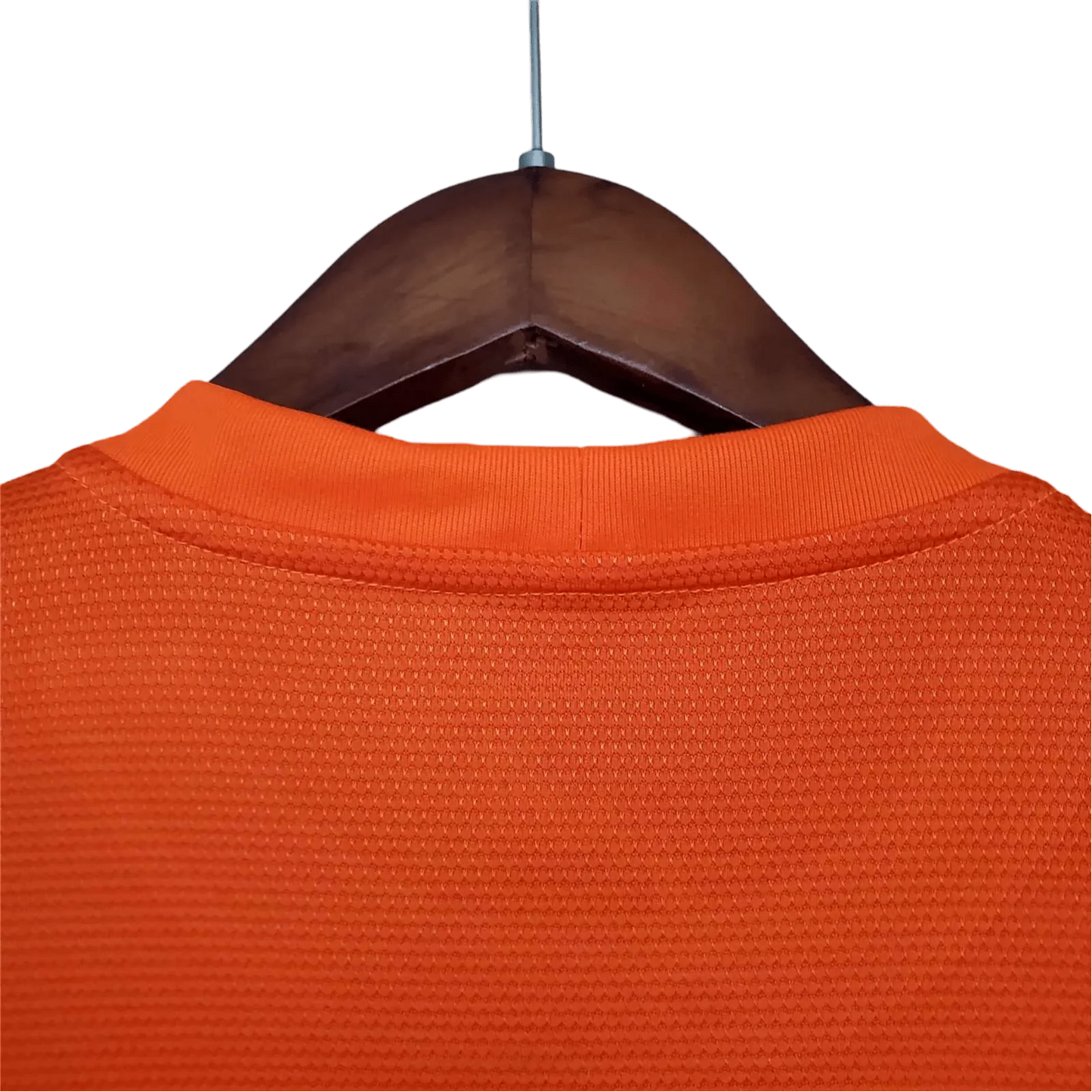 https://cdn.shopify.com/s/files/1/0826/7228/8075/files/2012-netherlands-home-retro-kit-565320.webp?v=1741197044