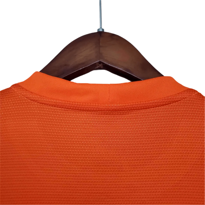 https://cdn.shopify.com/s/files/1/0826/7228/8075/files/2012-netherlands-home-retro-kit-565320.webp?v=1741197044