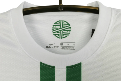 https://cdn.shopify.com/s/files/1/0826/7228/8075/files/2012-portugal-away-white-retro-kit-235444.webp?v=1741197027