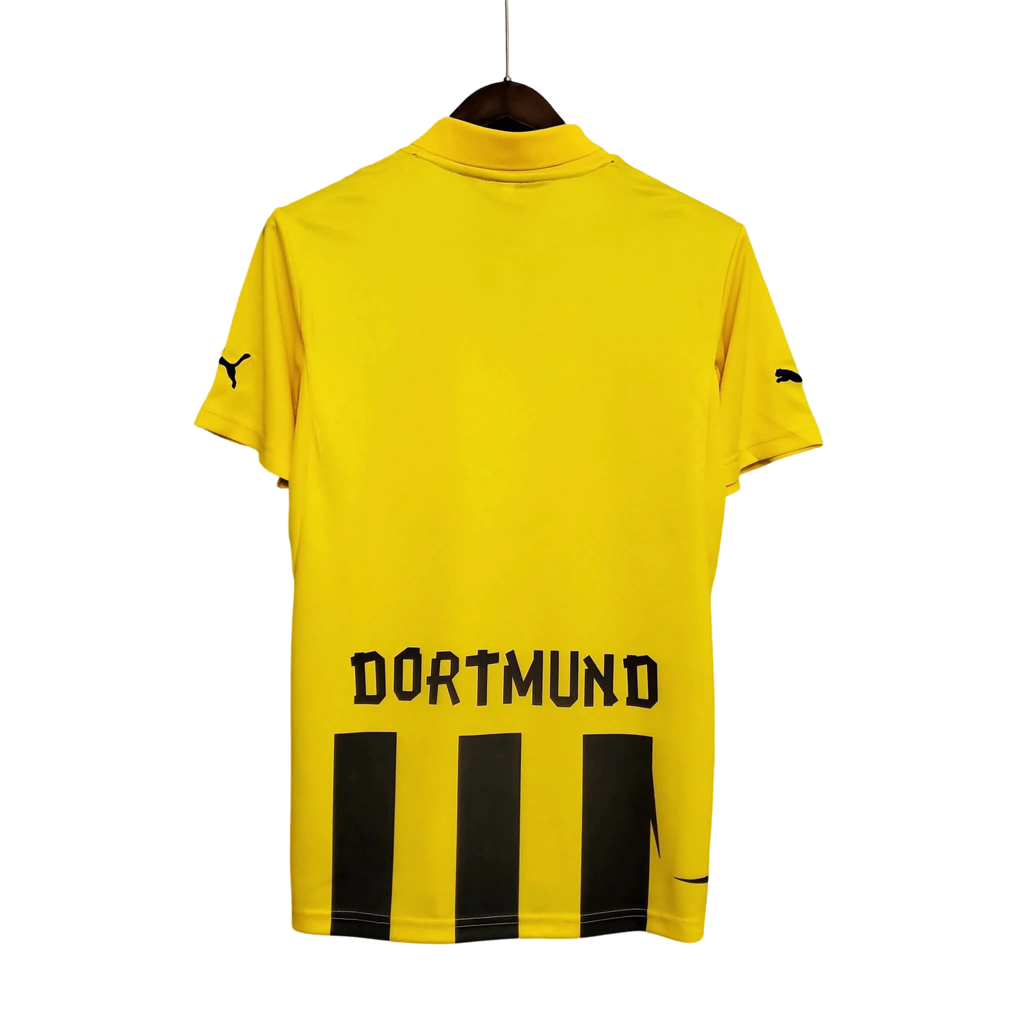 https://cdn.shopify.com/s/files/1/0826/7228/8075/files/20122013-borussia-dortmund-evonik-home-retro-kit-classickits433-471740.webp?v=1741199395