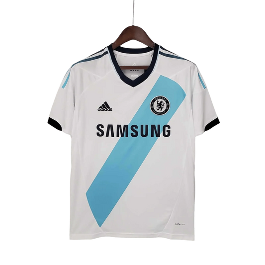 https://cdn.shopify.com/s/files/1/0826/7228/8075/files/20122013-chelsea-samsung-away-retro-kit-classickits433-271408.webp?v=1741198284